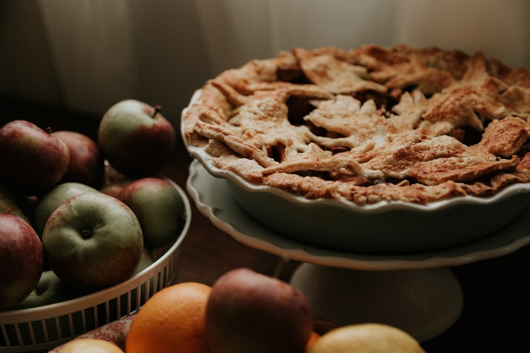 apple pie baking